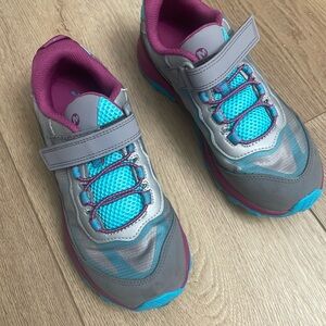 used only a few times- Merrell Hiking Shoes